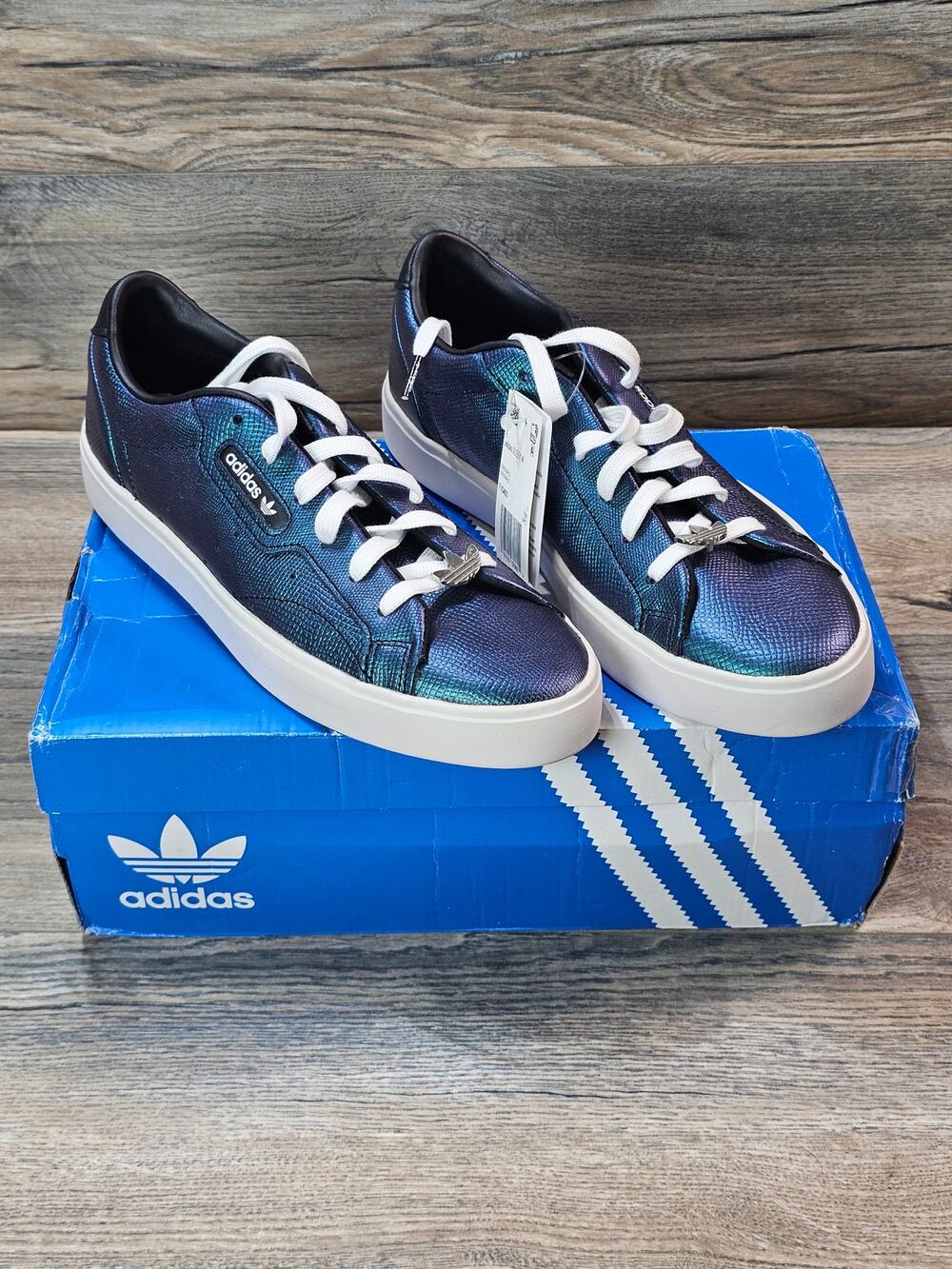Adidas Originals Sleek Metallic Blue Leather Sneakers Women's 8.5 FV3403